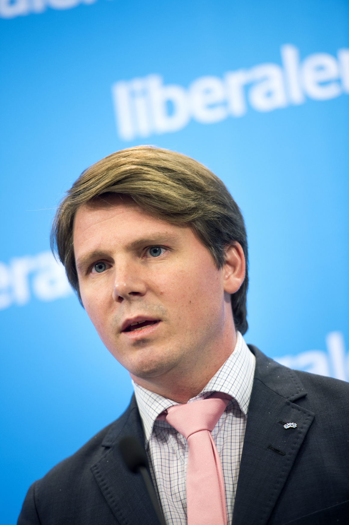 Ministern medger: resurserna borde kanske kommit tidigare