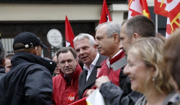 Lägenhetsskandal försvagar franska fack