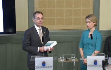 Utmaning för regeringen få ordning på sjukförsäkringen