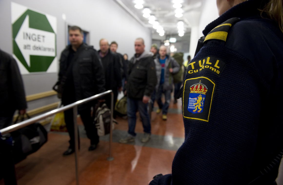 Hot och våld mot tullare kartläggs