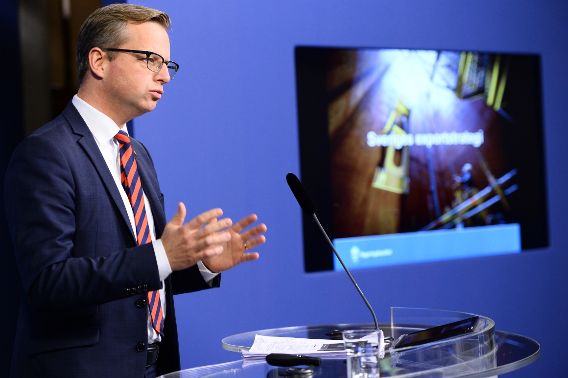 Strategin siktar på stora affärer och den lägsta arbetslösheten