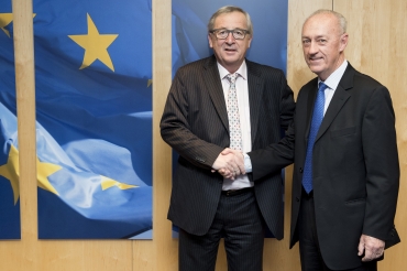 Han ska göra EMU socialt hållbart