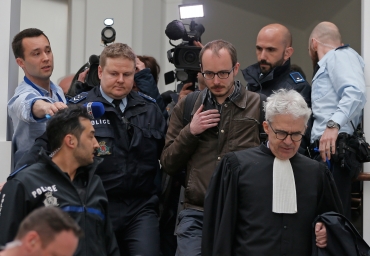 Visselblåsare inför rätta efter läcka om skattesmitning