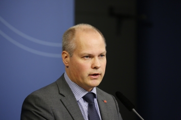 Riksdagen: Utred utvisningar på grund av arbetsgivarnas misstag