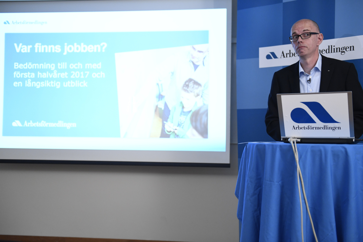 AF: Arbetskraftsbristen gör oss helt beroende av utrikes födda