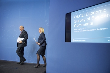 ”OECD tonar ner kraven på sänkta lägstalöner”