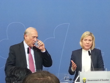 OECD: Fortsätt dela föräldraförsäkringen