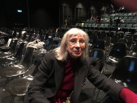 Så ser Suzanne Ostens lösning på konstnärernas dåliga villkor ut