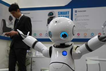 Global tankesmedja: Nya lagar krävs med robotiseringen