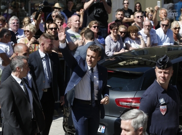 Macrons regering rivstartar reformeringen