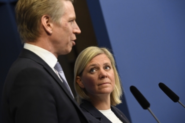 Regeringen skjuter till fem extra välfärdsmiljarder