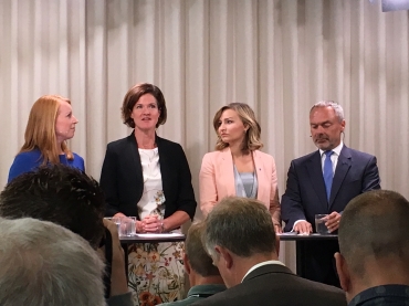 Alliansen: Ny anställning med lägre lön åt unga och nyanlända