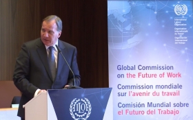 Stefan Löfven vid rodret för global ILO-kommission