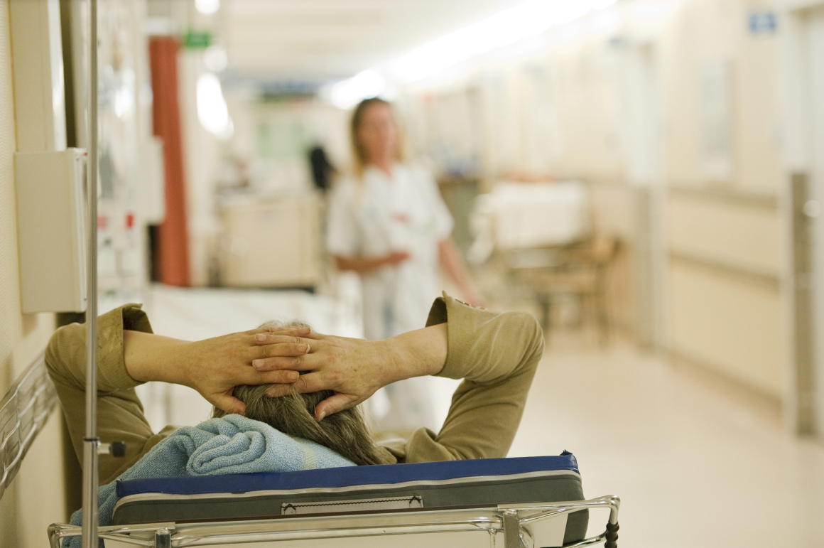 Bristen på vårdpersonal ökar risk för vårdskador
