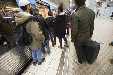 ”Erkänn att samhället bygger på att vara vit”