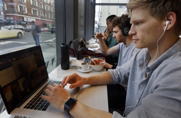 Anders, 43, skrev brev till Apple