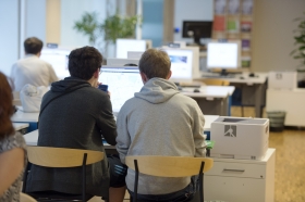 A-kassorna olika stränga mot arbetslösa