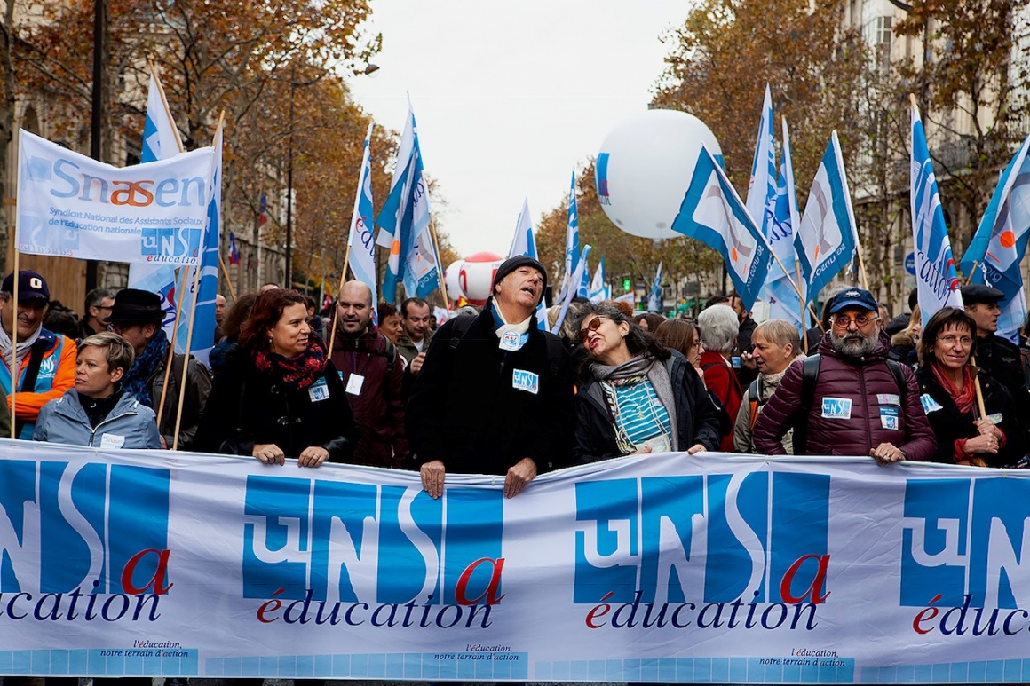 Lärarna strejkar mot nedskärningar i Frankrike