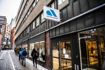 Stora reformer byggs på lösan sand