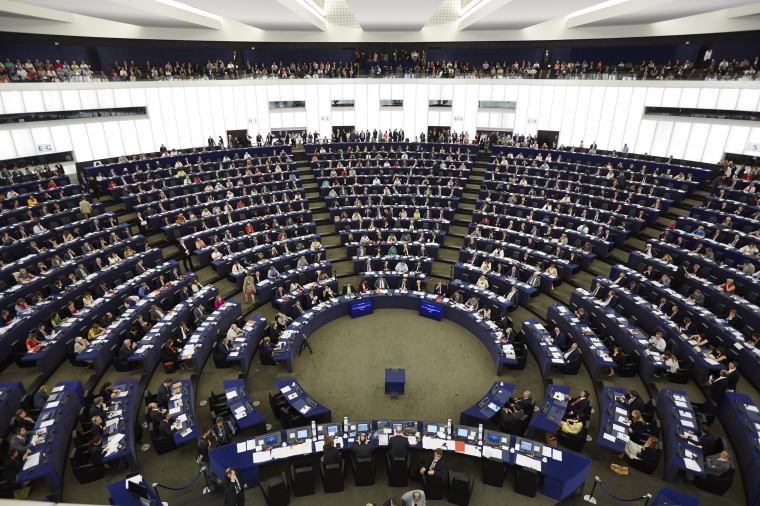 EU-parlamentet röstar för två pappamånader