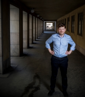 Därför har Martin Ådahl (C) så bråttom att stöpa om AF