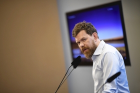 Vänsterpartiet söker retuscherare 