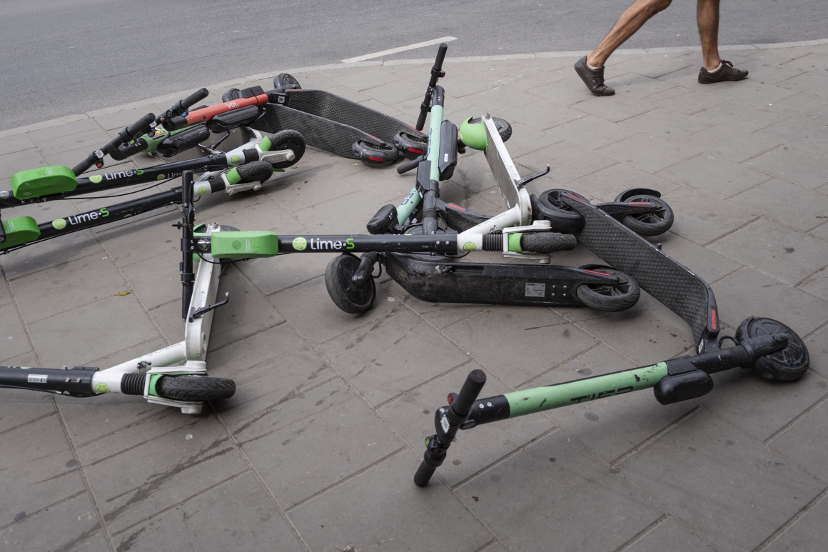 Bävrar byggde damm av elsparkcyklar