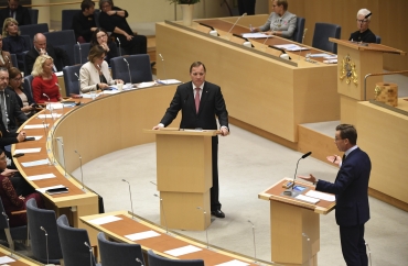”Regeringen borde dra i handbromsen”