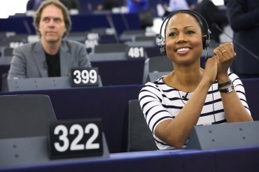Varannan svensk EU-parlamentariker nobbar facket
