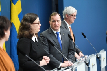 Gymnasier och högskolor förväntas stänga i morgon