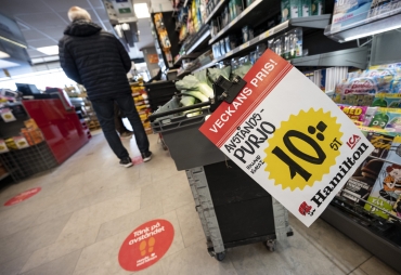 Strid om låglönesatsningarna – Handels varslar om strejk