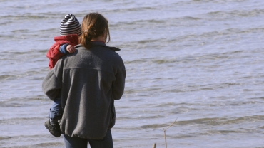 Fler föräldramånader gav unga kvinnor lägre ingångslön