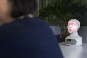 Vem styr när kommuner inför robotar?