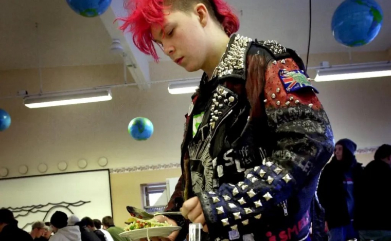 I Skåne kan du få betala för skolmaten på gymnasiet