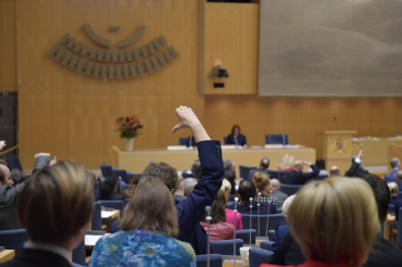 Så ser parterna på den nya budgeten och det politiska dramat