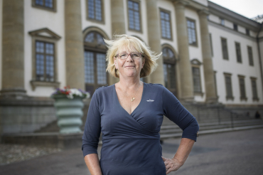 Inspirationsföreläsare ersätter barnmorskor