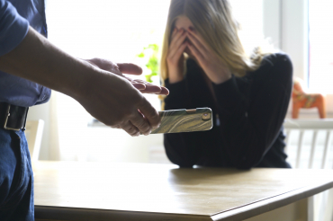 Så kan arbetsgivare stötta den som är utsatt för våld