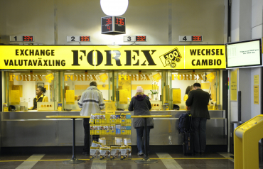 Finansanställda hotas på grund av reglerna mot penningtvätt