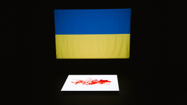 ”Ukrainsk teater är väldigt ärlig” Kateryna spelade mot Zelenskyj – fick fly undan Kievs bomber