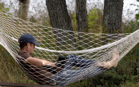 En av fyra svenskar svarar i jobbtelefonen på semestern