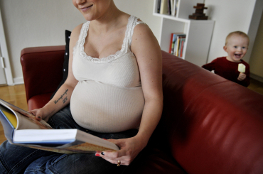 Forskare vill döda myt: Fler barn gör inte mammor sjuka