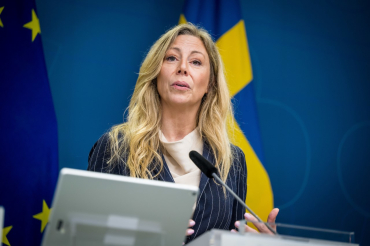 SD kallar minister till utskott efter skrotad karensutredning