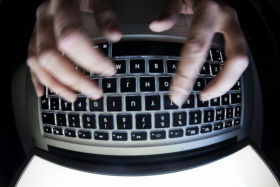 Skärpta straff för brott mot journalister