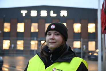 Strejk på Tesla – men anställda jobbar ändå