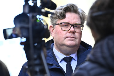 Regeringen vidare med hårdare straff för tjänstefel