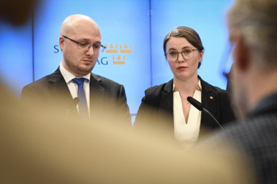 KU kritiserar inte Ulf Kristersson för Tidölönerna