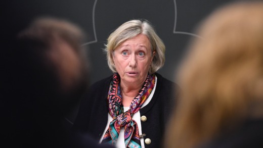 Sex myndigheter ska anmäla papperslösa – skolan och vården undantas