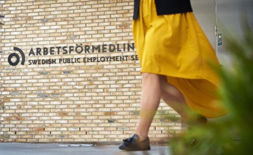 Arbetsförmedlingen säger upp  privata leverantörer