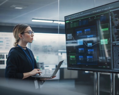 Företagen måste skapa jobb för unga där AI blir en partner