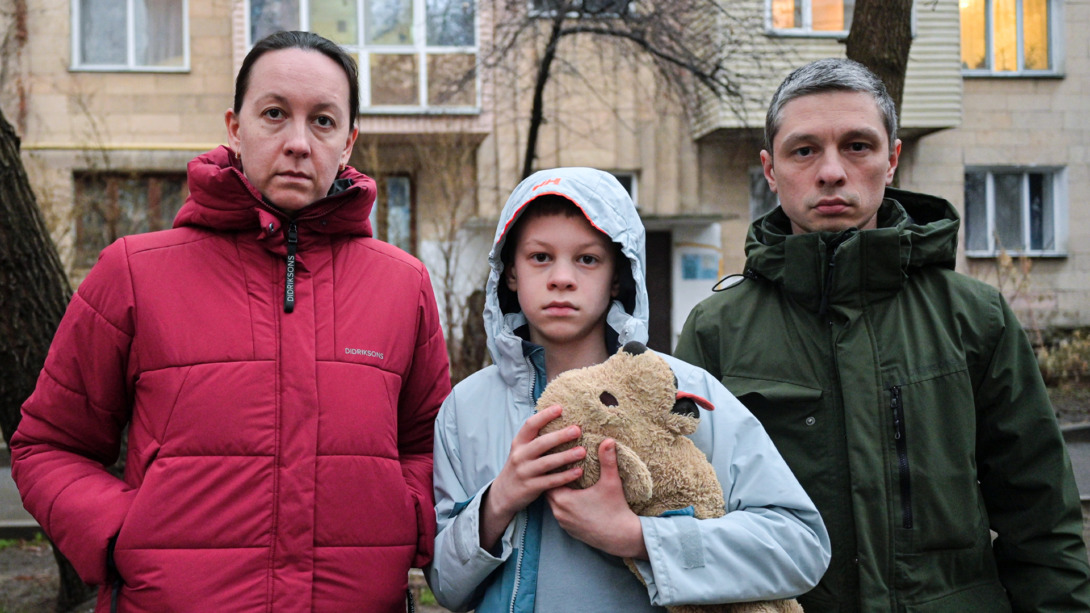 Tandläkarfamiljen fast i Kazakstan – Ingen handläggare efter 2 månader